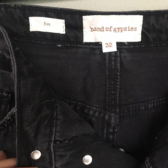 Band of Gypsies Denim Mini Skirt Women’s 32 Button Fly Raw Hem Pockets Y2K Boho - Picture 8 of 11